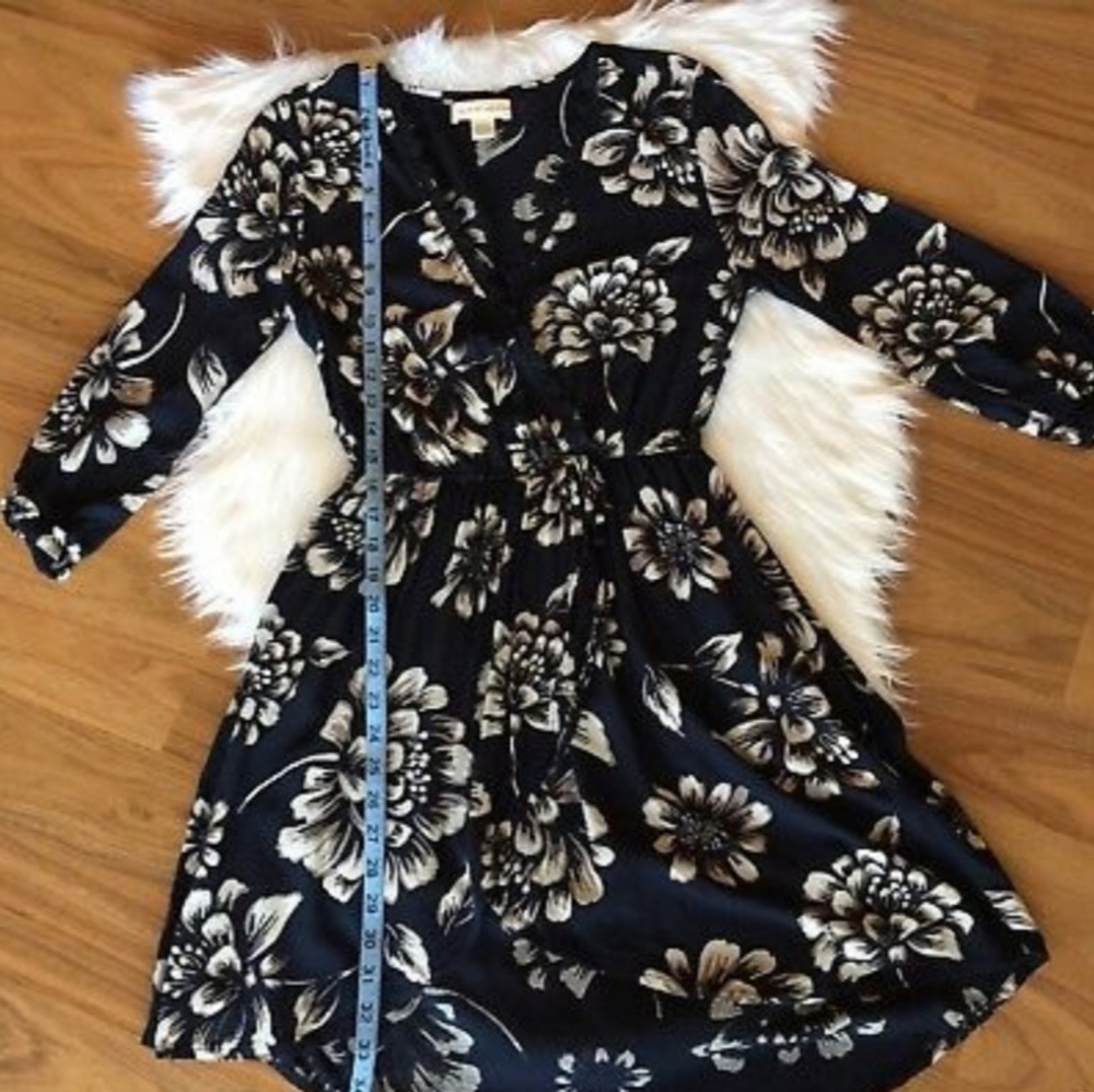 Band of Gypsies | Floral Faux Wrap Dress - Picture 7 of 8